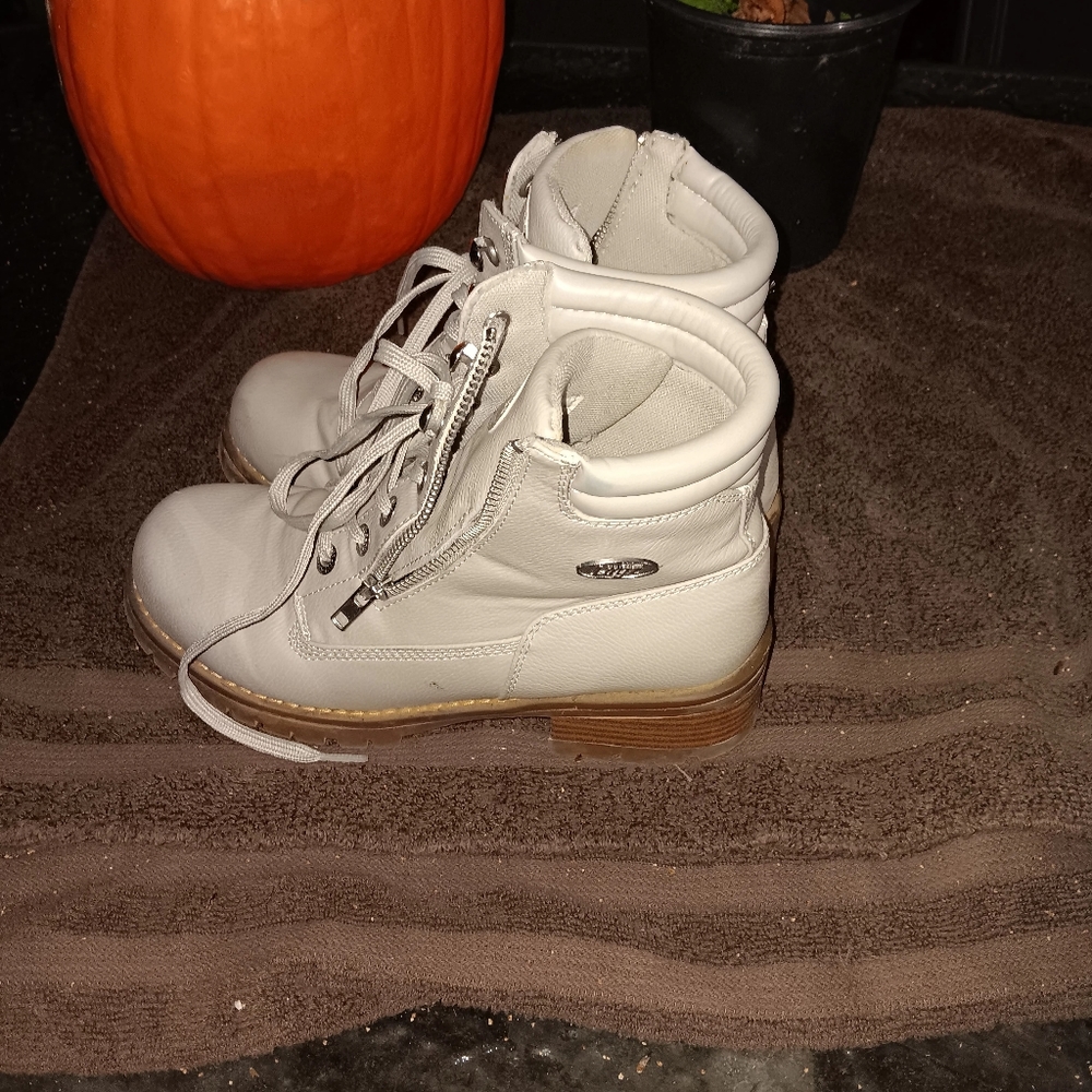 Womens shoes